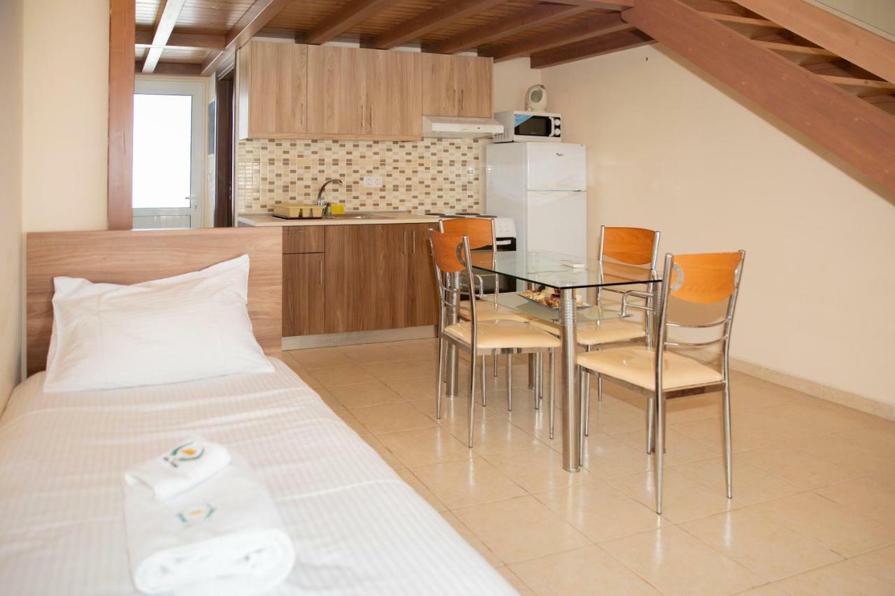 Alia Beach Hotell 3*