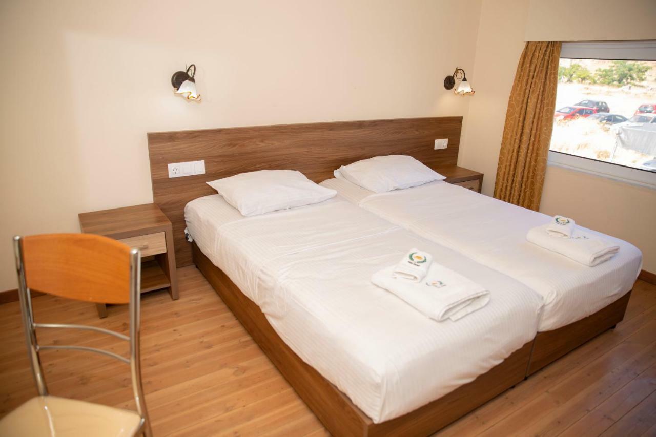 Alia Beach Hotell 3*