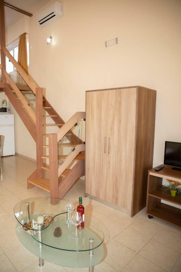 Hotell Alia Beach 3*