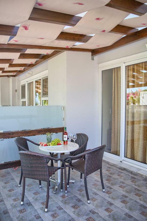 Alia Beach 3*