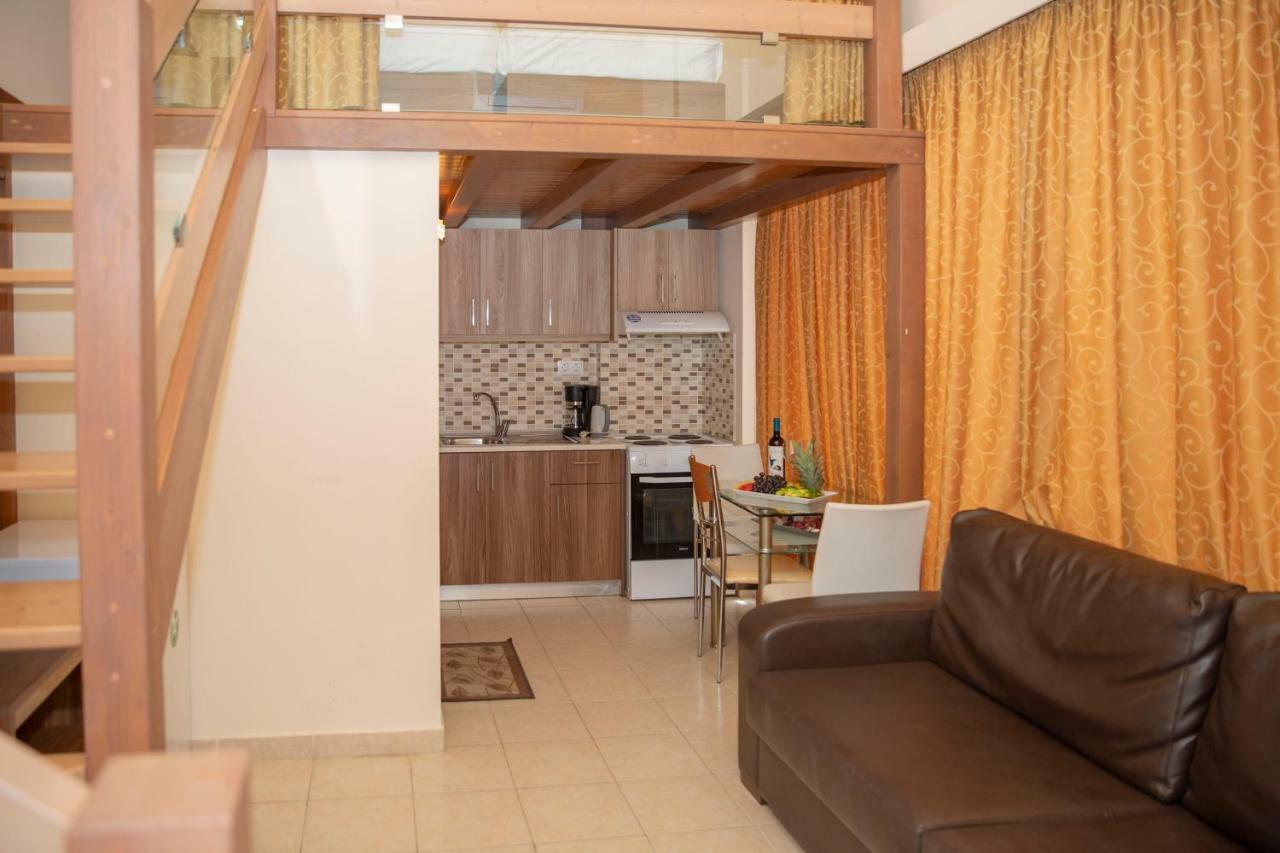 Alia Beach 3*